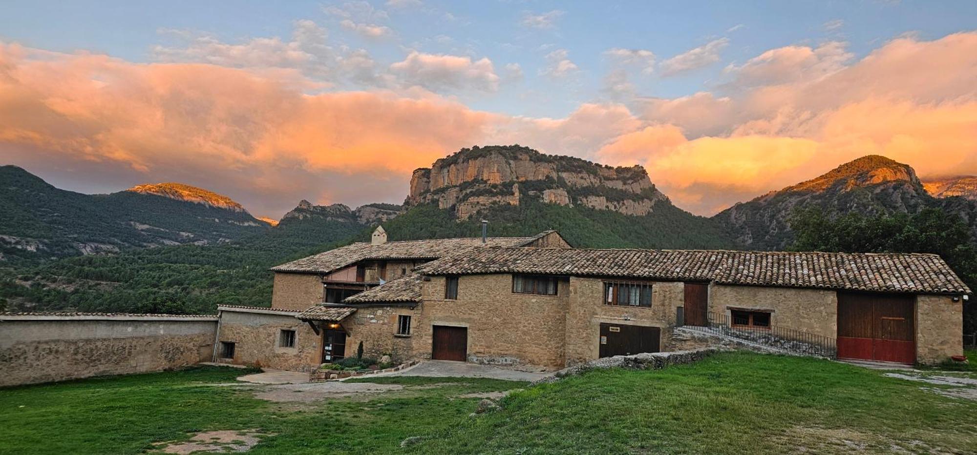 Cases Altes De Posada Navés Exterior photo